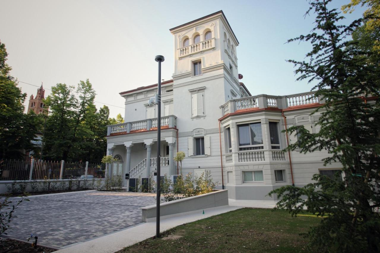 Villa Benatti คาร์ปิ ภายนอก รูปภาพ